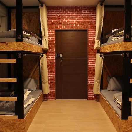 Fellow Hostel Chiang Mai Zewnętrze zdjęcie